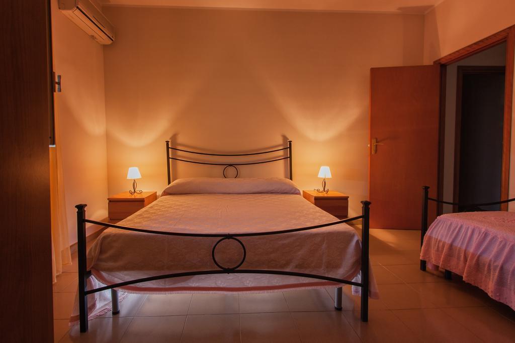 Joanne B&B Canicattini Bagni Pokoj fotografie