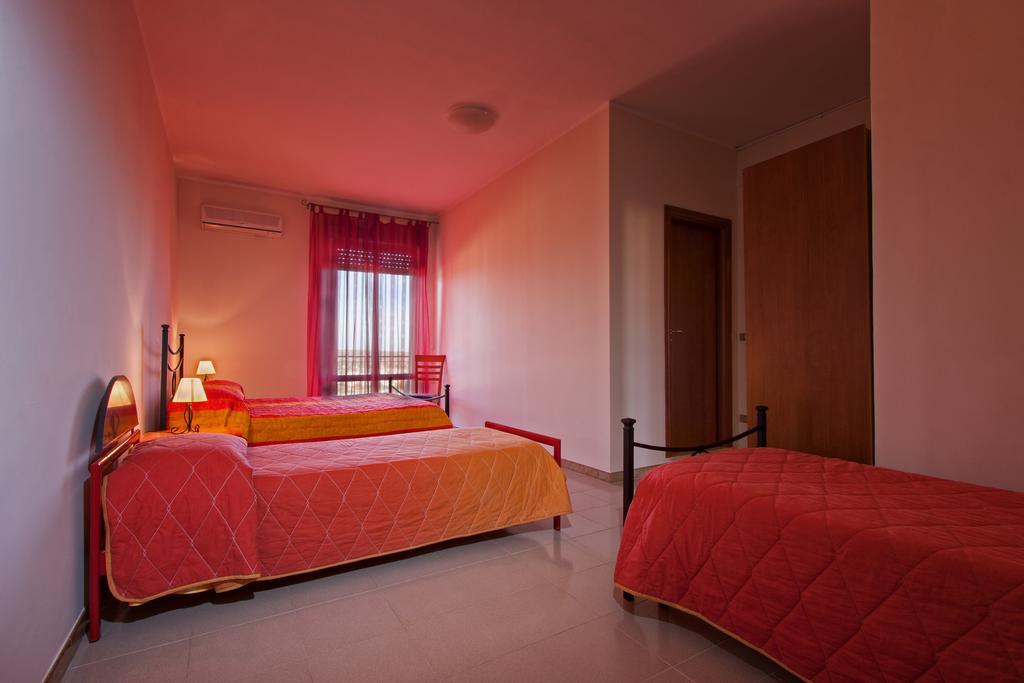 Joanne B&B Canicattini Bagni Pokoj fotografie